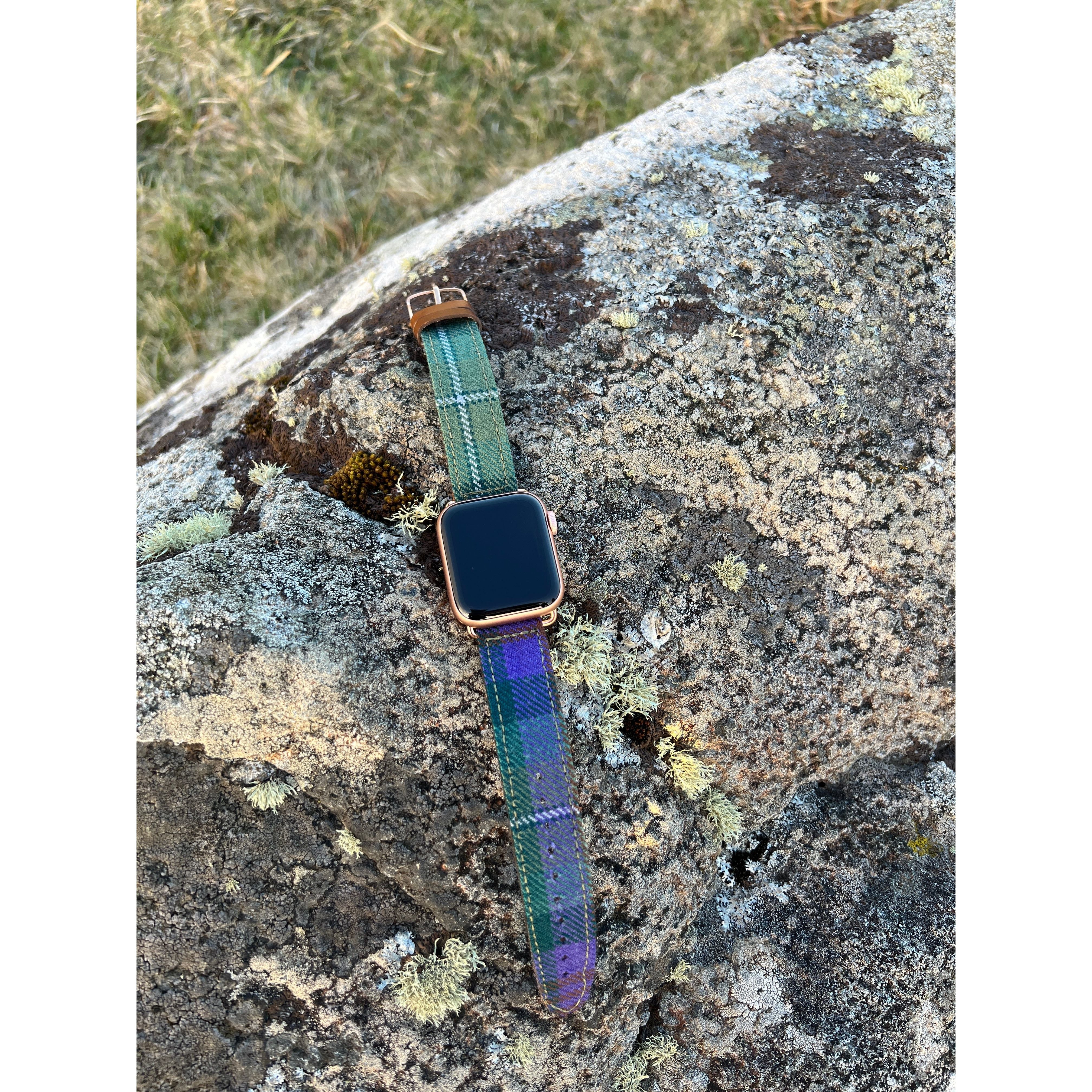 apple watch with blue green tartan band